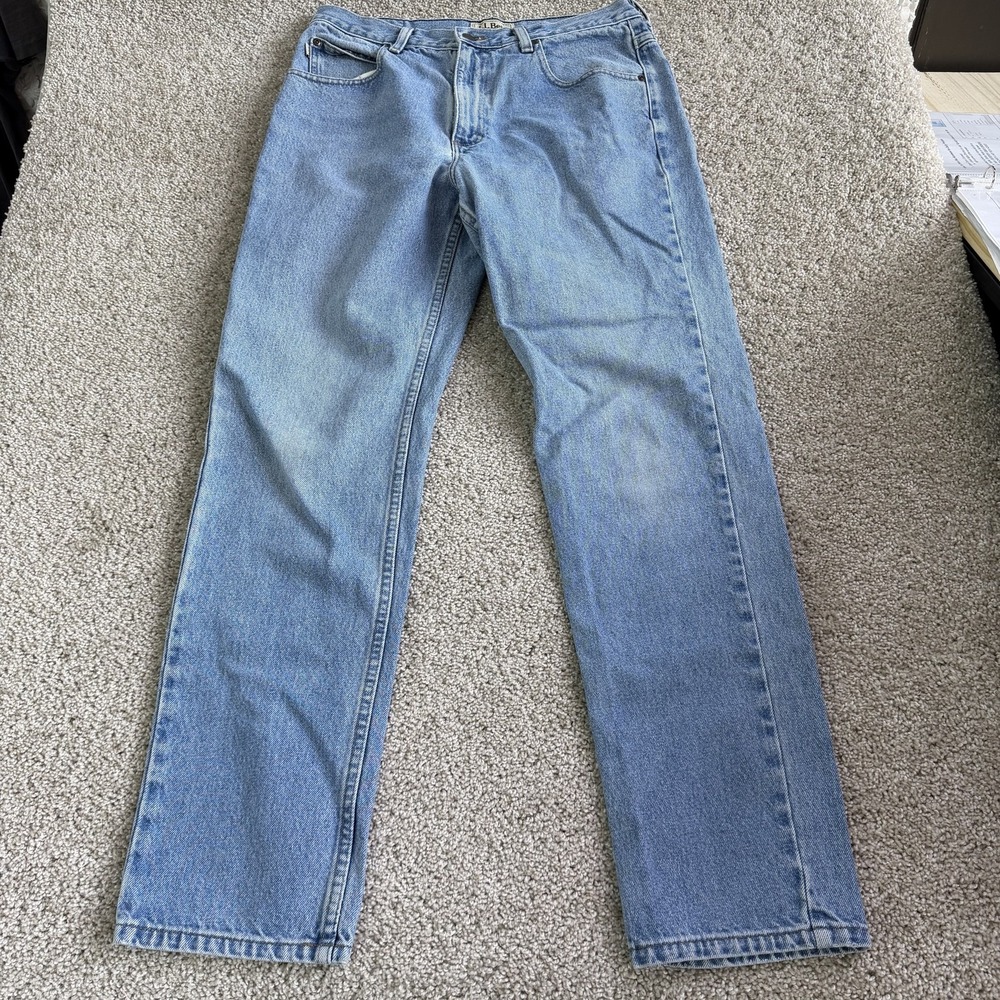 L.L. Bean Classic Fit Jeans Mens 33x32 Light Wash Blue Denim Straight Casual